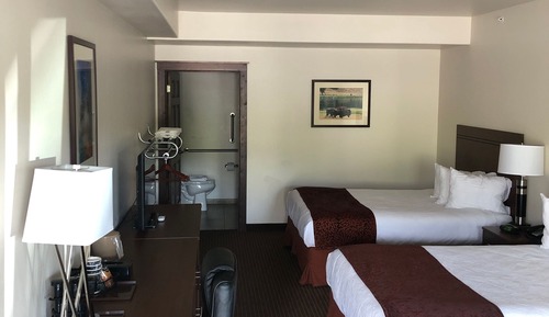 Habitación estándar, 2 camas de matrimonio, vistas a la montaña