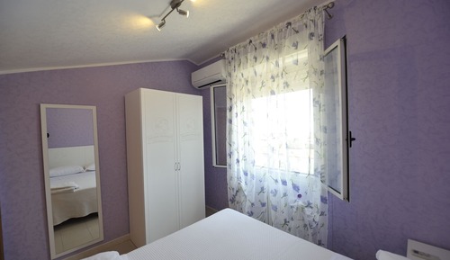 Ático, 2 habitaciones, baño privado, vistas al mar