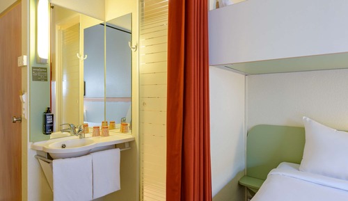 Habitación doble, varias camas