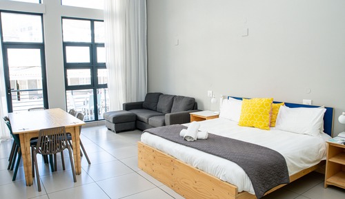 4-Bed Family Studio (Street View)