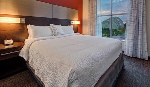 Suite, 1 cama de matrimonio grande con sofá cama (Mobility Accessible, Tub)