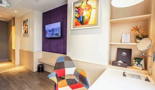 Deluxe Room Hard Floor