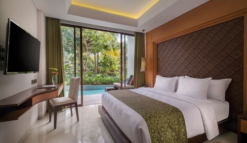 Habitación Deluxe, acceso a la piscina