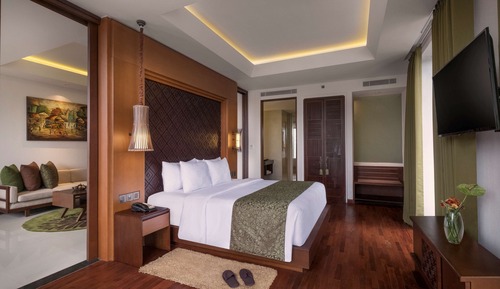 Suite, vistas a la piscina