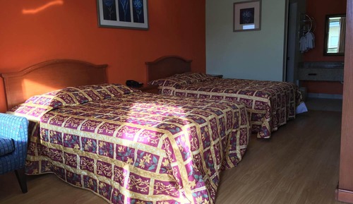 Habitación económica doble, 2 camas dobles, fumadores