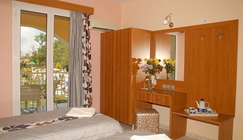 Estudio (3 Adults)