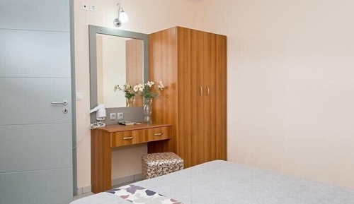 Estudio (2 Adults)