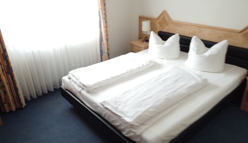 Habitación Confort doble, baño privado (1 großes Bett)