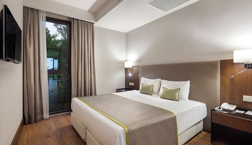 Garden Family Suite Pool View/Garden View (First Floor)