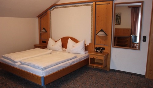 Habitación doble, vistas a la montaña