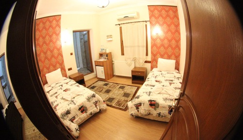 Habitación con 2 camas individuales