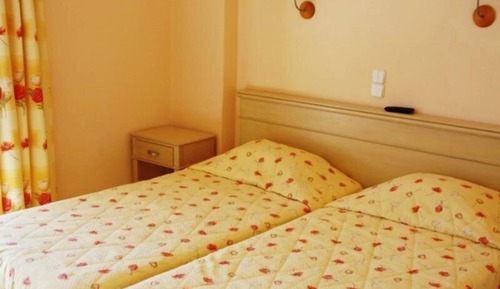 Habitación con 2 camas individuales
