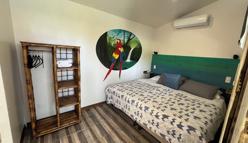 Habitación tradicional doble, 1 cama de matrimonio grande, baño privado, vistas a la piscina