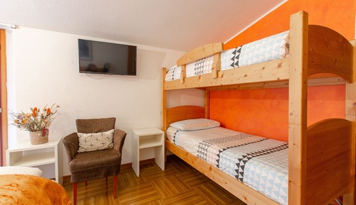 Habitación cuádruple estándar, vistas a la montaña