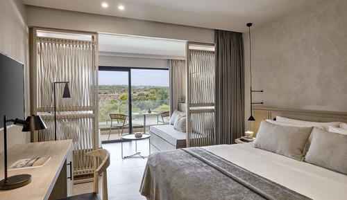 Junior Suite with Pool View