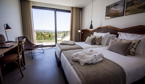 Habitación Deluxe con 1 cama doble o 2 individuales, vistas a la montaña