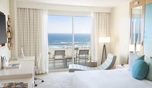 Habitación, 2 camas de matrimonio (Ocean Front - With Balcony)
