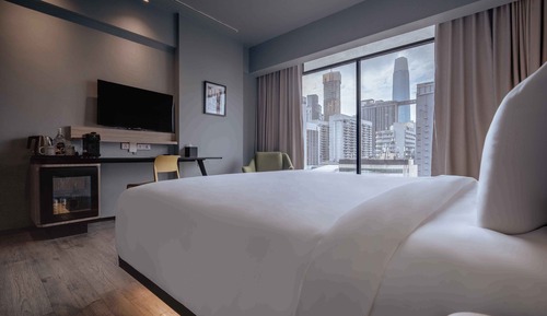 Premier Triple Room (1 Queen and 1 Single), Non Smoking