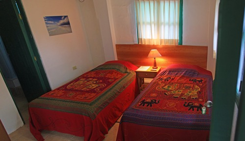 Habitación con 2 camas individuales