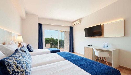 Triple Room (1 Adult 2 Children)