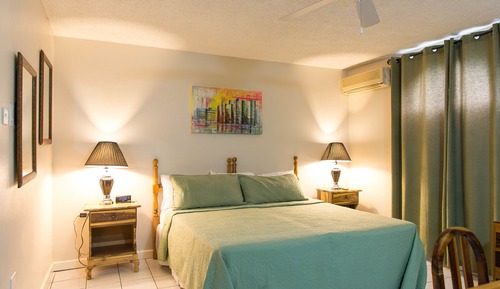 Estudio Deluxe, 1 cama de matrimonio grande, junto a la playa