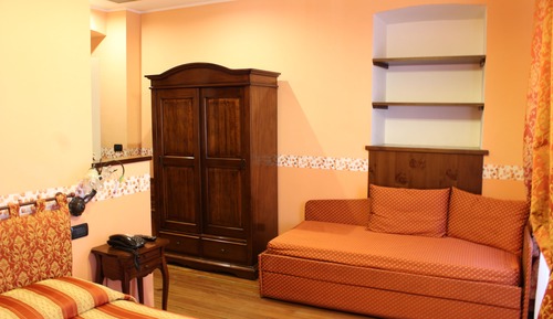 Habitación triple clásica, vistas a la ciudad