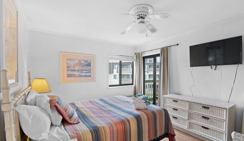 Apartamento, 2 habitaciones, balcón, vistas parciales al mar (215B)