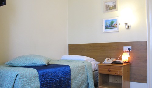 Habitación individual básica, 1 cama individual, baño privado