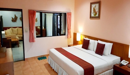 Big Bee Family Suite