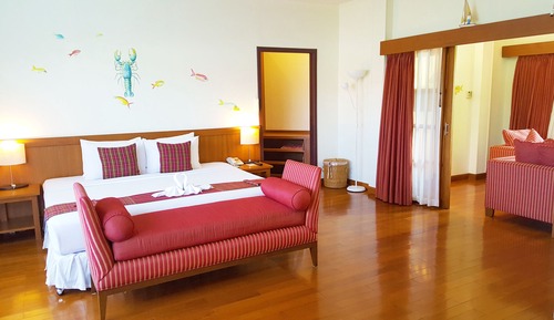 Poolside Suite