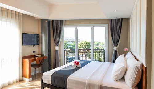 Deluxe King Suite
