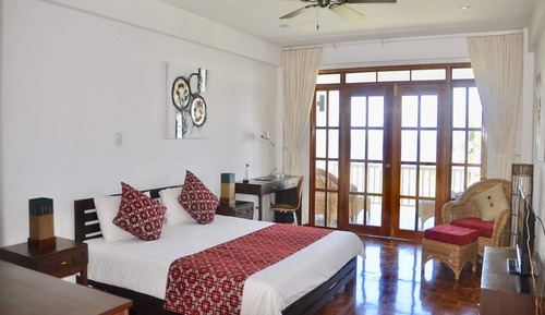 Habitación clásica doble, 1 cama de matrimonio grande, baño privado, vistas al mar
