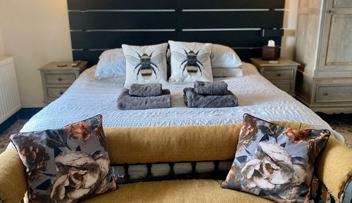 Kingsize double or twin en-suite