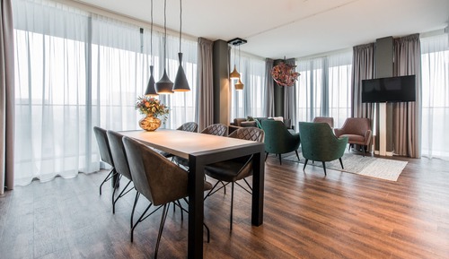 XL 2 Bedroom Apartment, Balcony,Sofa Bed
