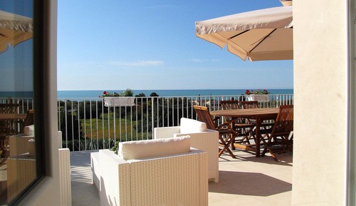 Apartamento, 2 habitaciones, terraza, vistas al mar