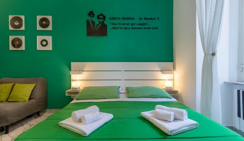 Habitación doble superior, 1 cama de matrimonio, baño privado, vistas al jardín