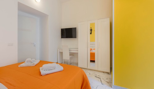 Habitación Deluxe doble, 1 cama de matrimonio con sofá cama, baño privado, en la zona del jardín
