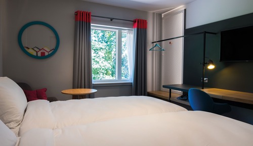 Habitación con 2 camas individuales, accesible para personas con discapacidad