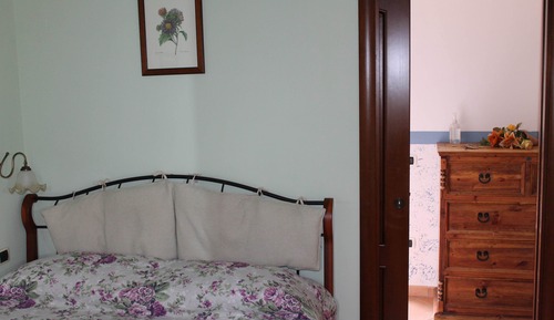 Habitación básica doble, 1 cama doble, vistas a la montaña (Positano)