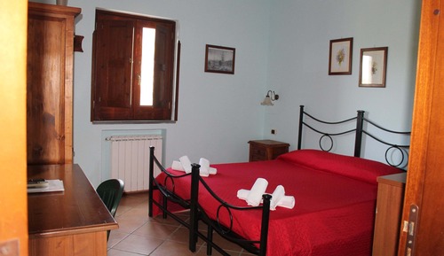 Habitación básica con 1 cama doble o 2 individuales, 1 habitación, vistas a la montaña (Pompei)