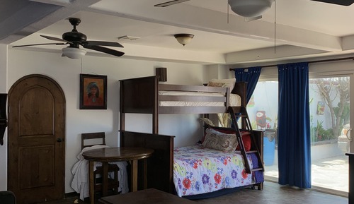 Casa familiar, 5 habitaciones, vistas a la playa, frente a la playa