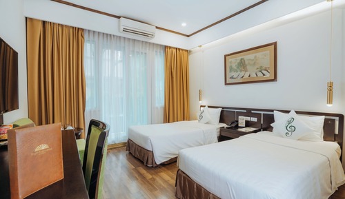 Habitación básica con 1 cama doble o 2 individuales, 2 camas individuales