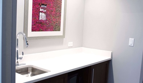 Estudio, 2 camas de matrimonio, frigorífico y microondas (Wet bar)