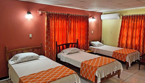 Habitación triple económica