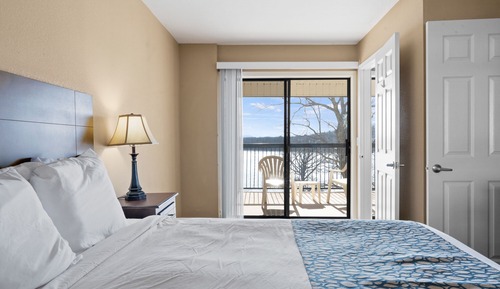 3 -BD Lakefront Luxury Suite Unit 317