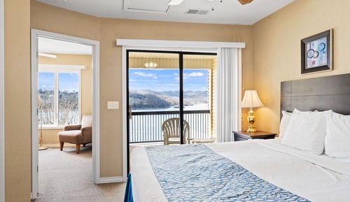 1 - BD Lakefront Luxury Suite Unit 310