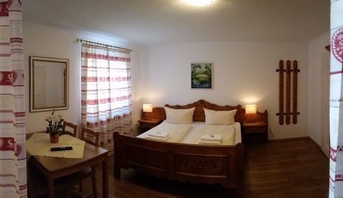 Suite familiar, 1 cama de matrimonio grande con sofá cama, no fumadores, vistas a la montaña