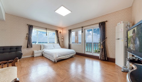 Gold Room