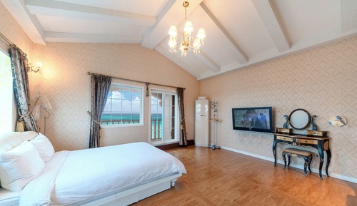 Ocean Room