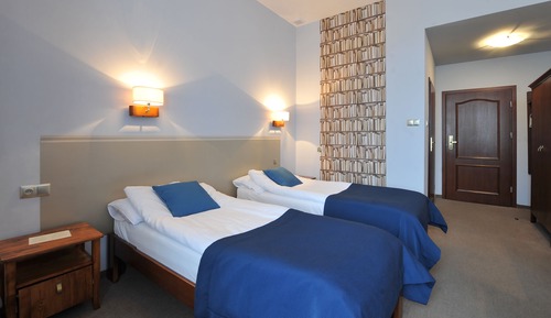 Habitación triple estándar (unlimited spa access)